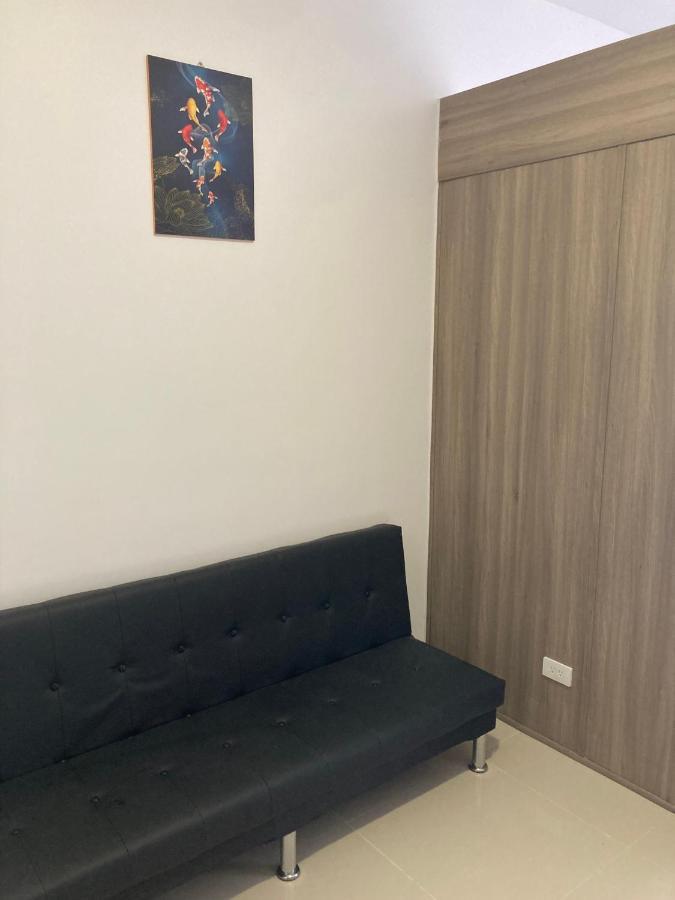 Penthouse Studio At Fame Residence 41St Floor, Shangrila-Megamall Manille Extérieur photo